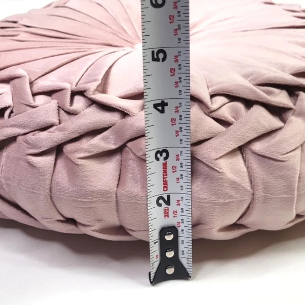 New Round Pintuck Pillow